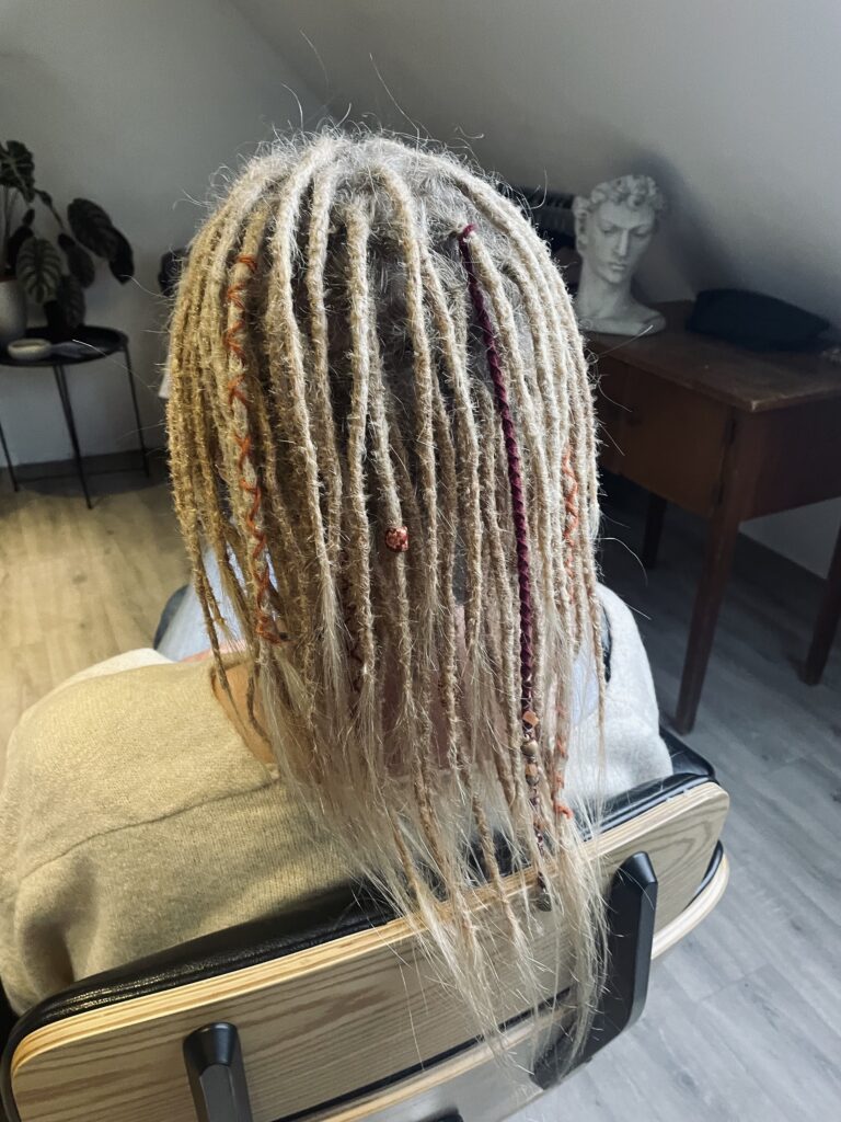 Blonde Dreads Neuerstellung